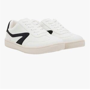 White and Black Women’s Dolce Vita Valentina Sneakers 7.5